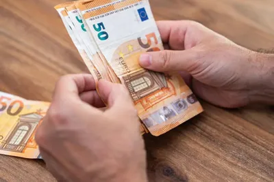 320 euros qui dorment chez vous : ces objets oubliés qui boostent le pouvoir d’achat