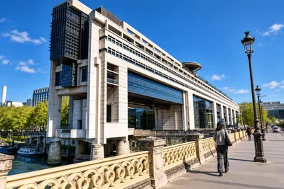 340 milliards d’euros : la France va emprunter une somme record en 2027, et la facture s’alourdit