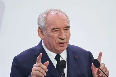 Bayrou face à l’Assemblée : une journée à haut risque pour les marchés