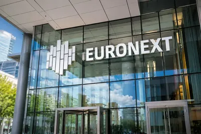 Bourse : Paris muscle le contrôle des investissements étrangers pour protéger ses fleurons