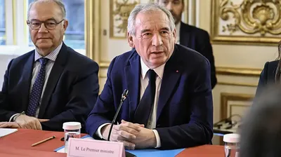 Budget 2026 : le gouvernement prévoit de vous retirer deux jours fériés !