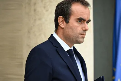 Taxes carburants : 190 millions d’euros supplémentaires liés à la hausse des prix financeront les aides publiques, annonce Sébastien Lecornu