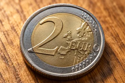 Cette simple erreur sur une pièce de 2 € peut faire grimper sa valeur à plusieurs centaines d’euros