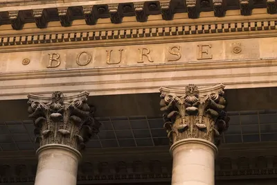 CAC 40 en repli de 1,2% à l'ouverture : fermeture du détroit d'Ormuz et menaces de Trump contre l'Iran pèsent sur les marchés parisiens