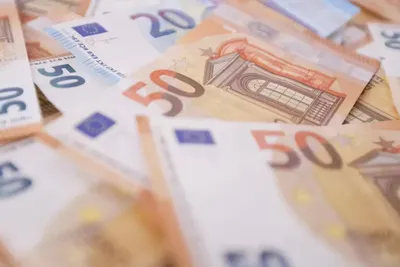 Crise économique : faut-il garde de l'argent liquide chez soi ?