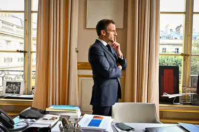 Crise politique en France : Macron face à trois scénarios qui affolent les marchés