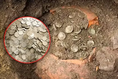 Des milliers de pièces antiques retrouvées en France : un trésor vieux de 1 800 ans refait surface