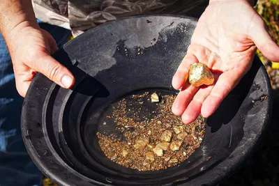 Des scientifiques découvrent comment se forment les pépites d'or en quelques secondes