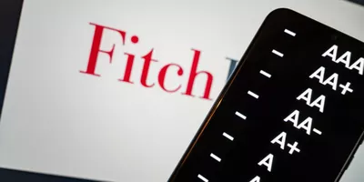 Dette : Fitch maintient la note de la France, un répit temporaire ?