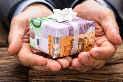 Donation : quel montant peut-on offrir sans justificatif après 60 ans ?
