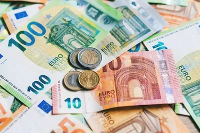 Épargne : les jeunes qui y parviennent mettent entre 83 et 250 euros de côté par mois
