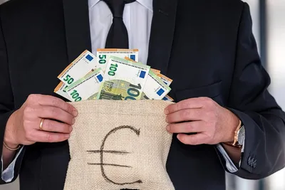 Épargne : où placer son argent pour anticiper une éventuelle hausse de la « flat tax » ?