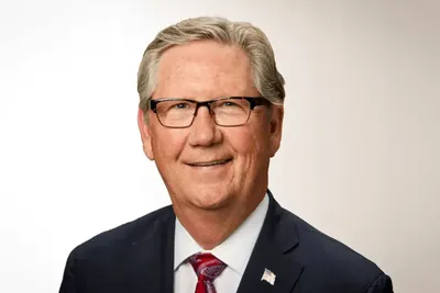 Fed : Jeffrey Schmid alerte sur une inflation bloquée à 3% et des prix du pétrole sans retour rapide