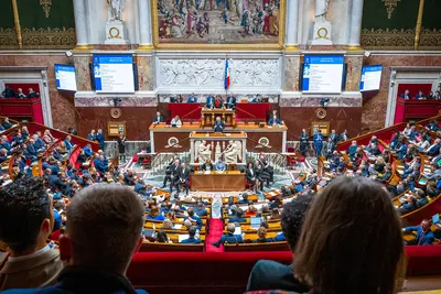 Flat tax relevée à 31,4 % : le PEA et l’épargne à nouveau ciblés par Bercy