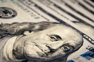 FOREX : Le dollar s’envole, l’or bat un nouveau record à 4 030 $ dans un climat financier sous tension