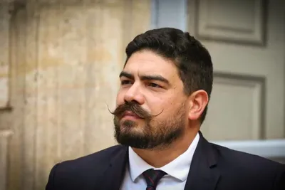 Guillaume Kasbarian s’emporte face au décalage de la réforme des retraites