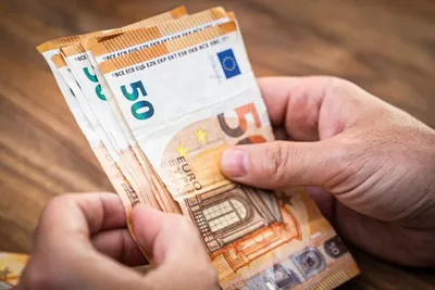 Ils veulent leur héritage avant le décès : la pression financière des enfants devient une « épidémie »