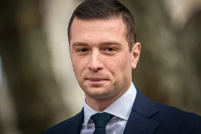 Jordan Bardella : 240 000 € de frais de campagne rejetés, mais ce sont ces 400 € de vins qui font particulièrement réagir