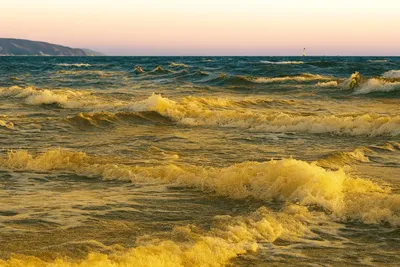 L'eau des océans de la Terre contient de l'or qui est souvent visible à l'œil nu