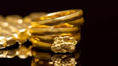 L'Or 18 carats : luxe, élégance et investissement économique durable