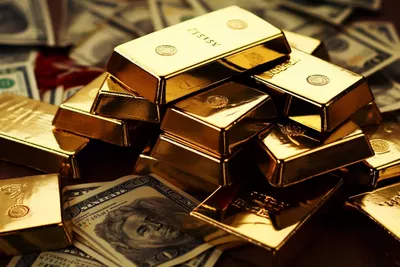 L'Or Rayonne au Sommet du Trimestre : Focus sur Powell, le Gardien de la Prospérité