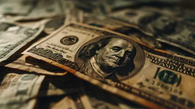 La chute du dollar, est-elle inévitable en 2024 : un expert donne une réponse alarmante.