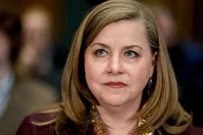 La Fed accusée de passivité : Michelle Bowman tire la sonnette d’alarme