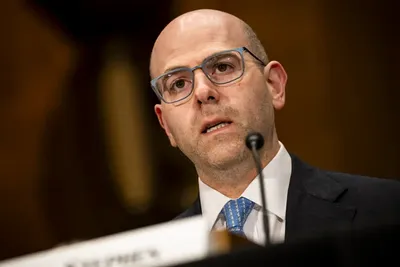 La Fed peut réduire son bilan de 1 000 à 2 000 milliards de dollars, affirme le gouverneur Stephen Miran