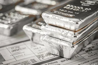 Le cours de l'argent vient de casser un seuil majeur et les vendeurs visent désormais 61 dollars