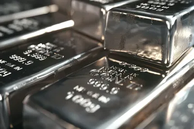 Le cours de l’argent explose à un sommet historique au-dessus des 52,60 $