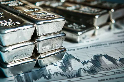 Le cours de l’argent face à un seuil décisif autour de 79 dollars