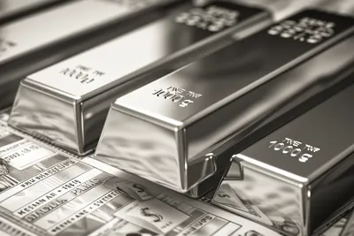 Le cours de l’argent rebondit vers 109 dollars porté par les tensions politiques et monétaires mondiales