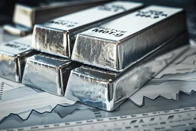 Le cours de l’argent rebondit vigoureusement, vise 79 dollars et met à l’épreuve une zone technique chauffée à blanc