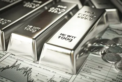 Le cours de l’argent s'effondre de 17% après un sommet historique sous tension géopolitique