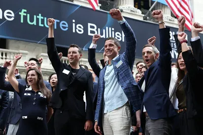 Le Dow Jones flirte avec les sommets grâce à la baisse des taux de la Fed