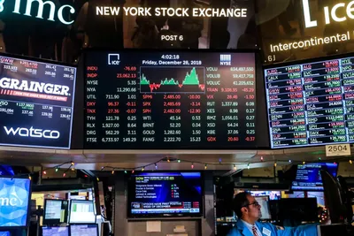Le Dow Jones pulvérise un record historique avec l’espoir d’une baisse des taux