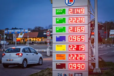 Le gazole serait à 4,60 € le litre en France : « Ce serait une catastrophe », Wall Street redoute un baril à 200 dollars