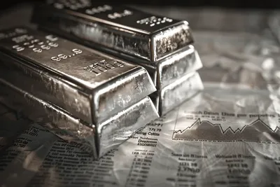 Le prix de l’argent glisse sous 72 dollars alors que la demande refuge s’évapore