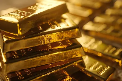 Le prix de l'or proche des 100 000 € le kilo : est-ce le moment de vendre ou d’acheter ?