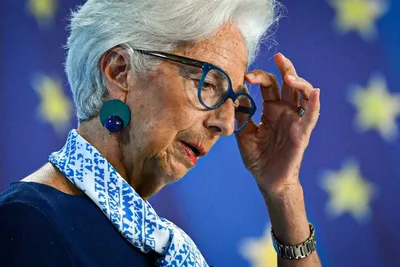 « Les instances européennes regardent attentivement » la crise politique en France, prévient Christine Lagarde
