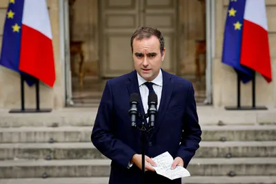 Niche Dutreil : pourquoi Sébastien Lecornu maintient sa position malgré les polémiques