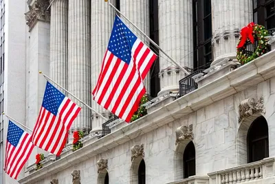 Offres d’emploi US en chute libre à 7,18 M : la Fed doit baisser les taux