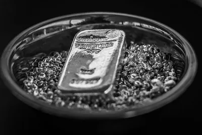 Pourquoi l’argent atteint des sommets jamais vus