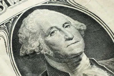 Pourquoi ni l’euro, ni le yuan, ni le Bitcoin ne détrôneront le dollar américain