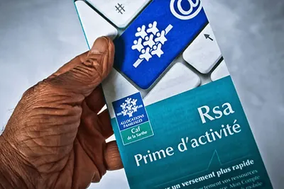 Budget 2026 : la prime d'activité augmente de 50€ par mois pour 3 millions de foyers au SMIC