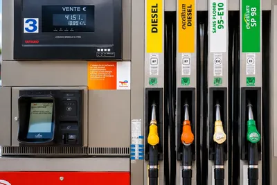 Prix des carburants du mercredi 26 août 2026, le gasoil stable à 2,245 euros et les essences en hausse de 0,3 centime