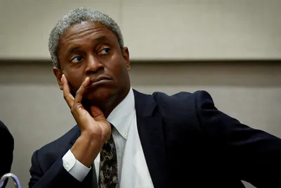 « Nos mandats sont en tension » : la mise en garde de Raphael Bostic sur la Fed