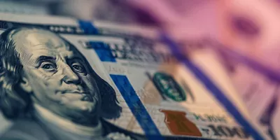 Scandale monétaire imminent : le dollar fluctue à la baisse, avant les révélations économiques !