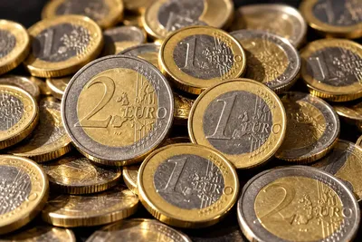 Seulement 30 000 pièces de 2 € ont ce défaut : elles sont devenues la cible des collectionneurs
