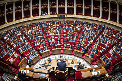 6,3 milliards envolés : les députés rejettent la surtaxe sur les profits des géants